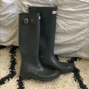 Grey hunter rain boots